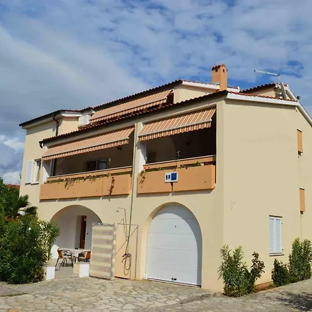 Apartman With Parking Space Punat, Krk - 16307 *